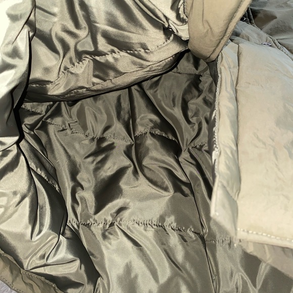Abercrombie and Fitch Sleeping Bag Puffer - Picture 9 of 15